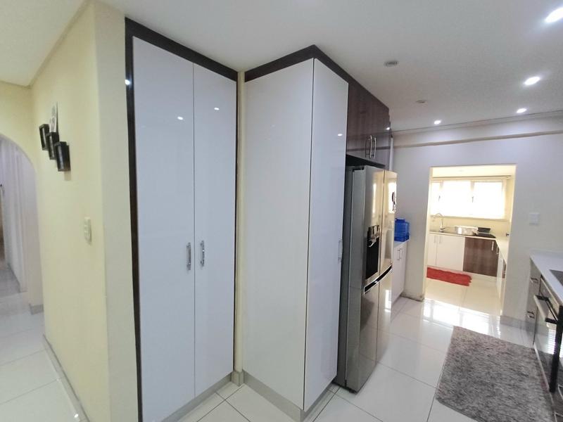 4 Bedroom Property for Sale in Stonebridge KwaZulu-Natal