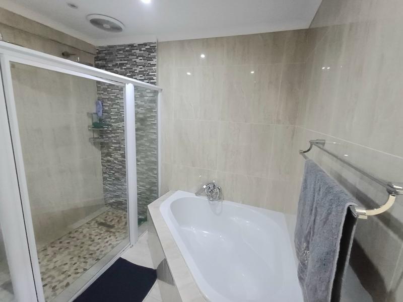 4 Bedroom Property for Sale in Stonebridge KwaZulu-Natal