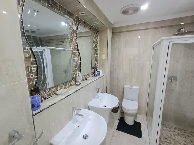 4 Bedroom Property for Sale in Stonebridge KwaZulu-Natal