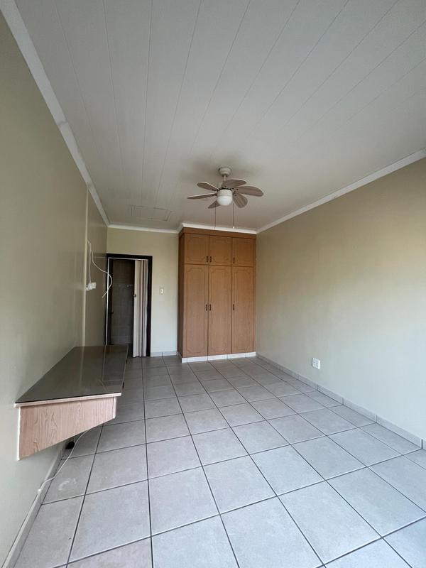 6 Bedroom Property for Sale in Margate KwaZulu-Natal