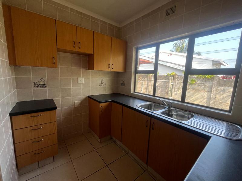 6 Bedroom Property for Sale in Margate KwaZulu-Natal