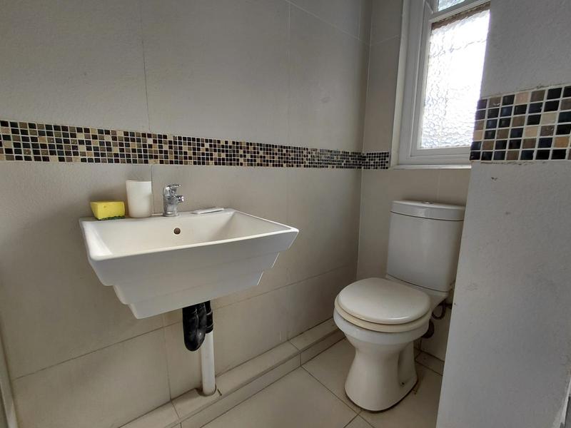To Let 3 Bedroom Property for Rent in Essenwood KwaZulu-Natal