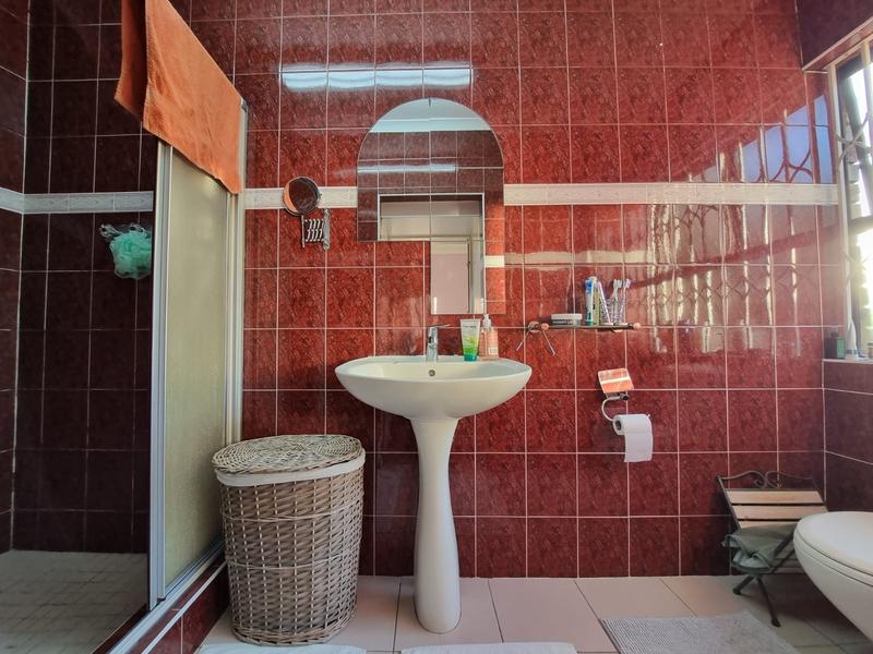 4 Bedroom Property for Sale in Regency Park KwaZulu-Natal