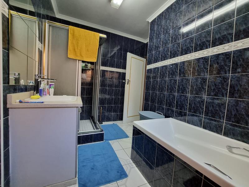 4 Bedroom Property for Sale in Regency Park KwaZulu-Natal
