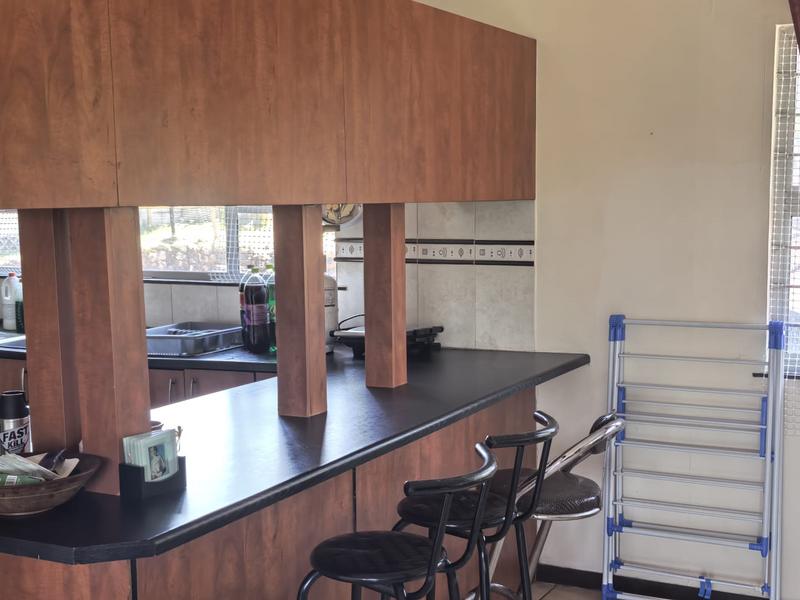 To Let 2 Bedroom Property for Rent in Escombe KwaZulu-Natal