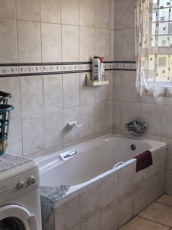 To Let 2 Bedroom Property for Rent in Escombe KwaZulu-Natal