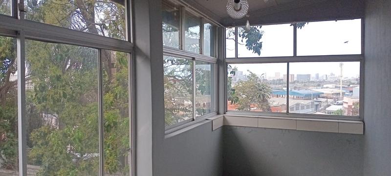 5 Bedroom Property for Sale in Windermere KwaZulu-Natal