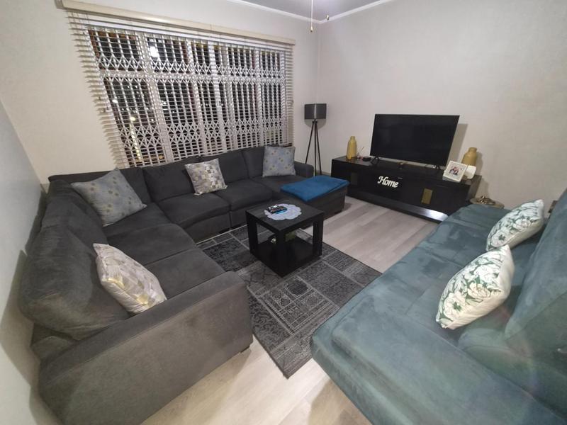 2 Bedroom Property for Sale in Essenwood KwaZulu-Natal