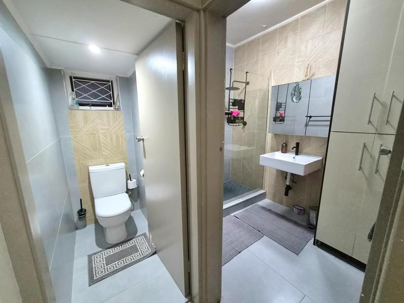 2 Bedroom Property for Sale in Essenwood KwaZulu-Natal