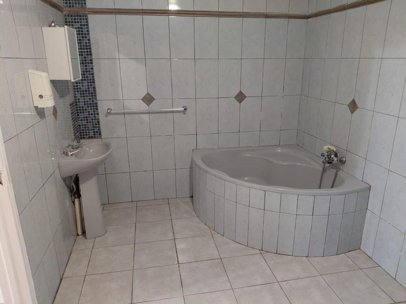 To Let 2 Bedroom Property for Rent in Bluff KwaZulu-Natal