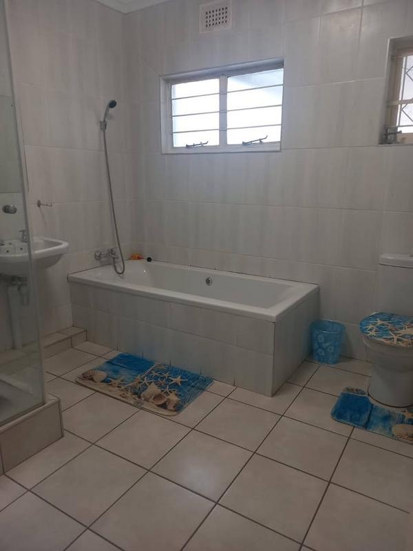To Let 3 Bedroom Property for Rent in Glen Park KwaZulu-Natal
