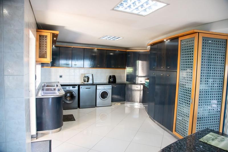 5 Bedroom Property for Sale in Umhlanga KwaZulu-Natal
