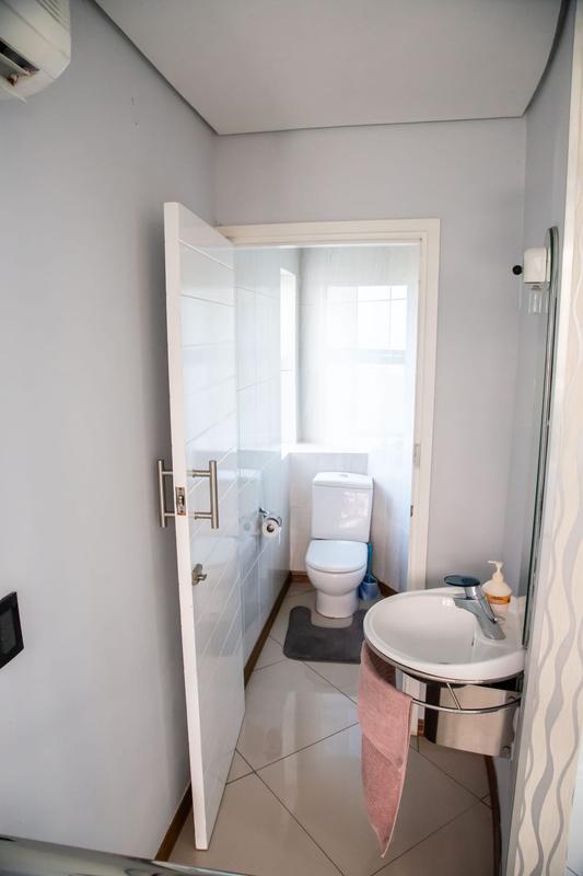 5 Bedroom Property for Sale in Umhlanga KwaZulu-Natal