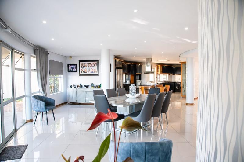 5 Bedroom Property for Sale in Umhlanga KwaZulu-Natal