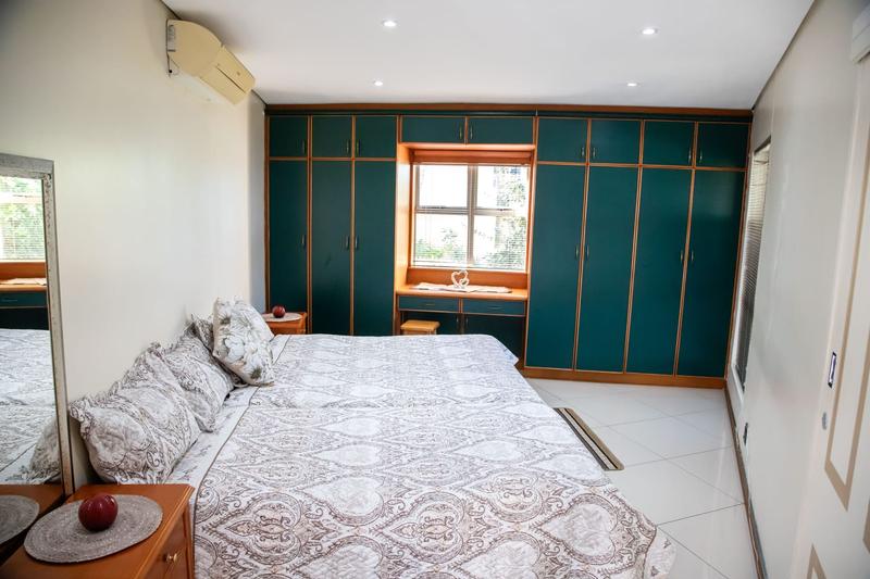 5 Bedroom Property for Sale in Umhlanga KwaZulu-Natal