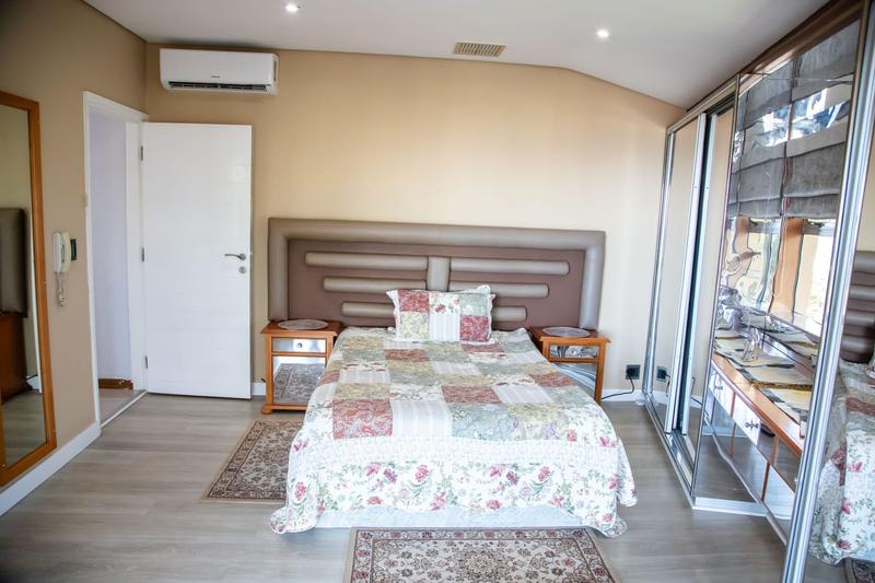 5 Bedroom Property for Sale in Umhlanga KwaZulu-Natal