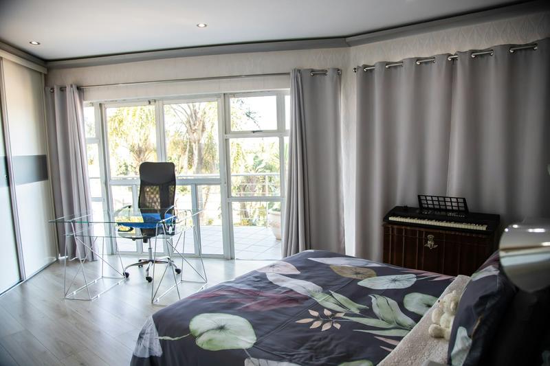 5 Bedroom Property for Sale in Umhlanga KwaZulu-Natal