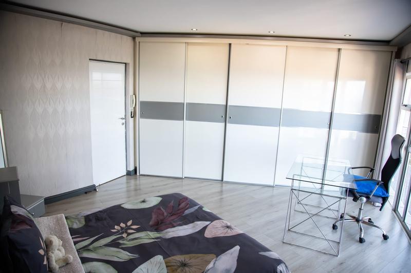 5 Bedroom Property for Sale in Umhlanga KwaZulu-Natal