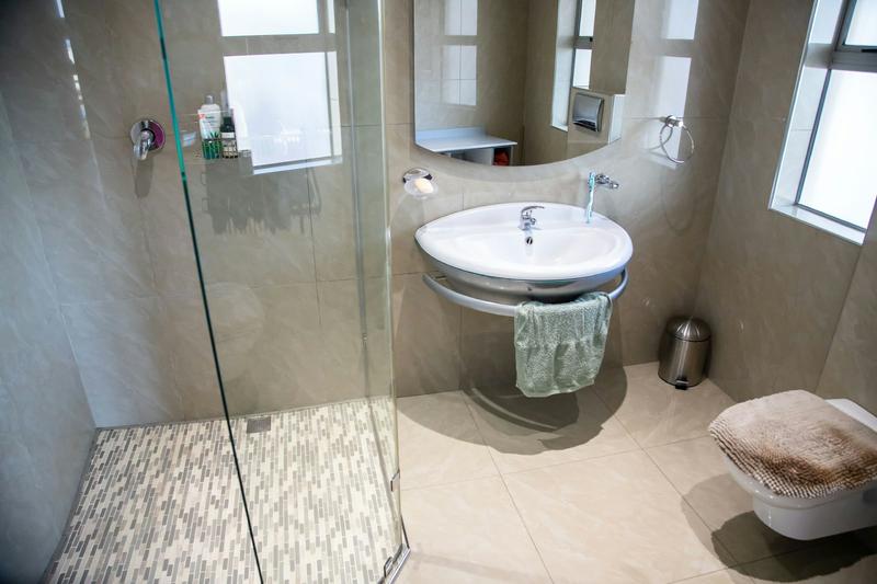 5 Bedroom Property for Sale in Umhlanga KwaZulu-Natal