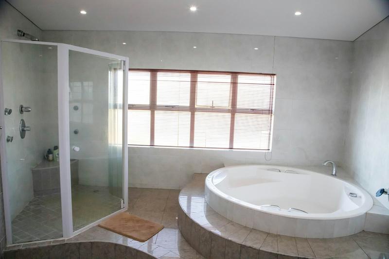 5 Bedroom Property for Sale in Umhlanga KwaZulu-Natal