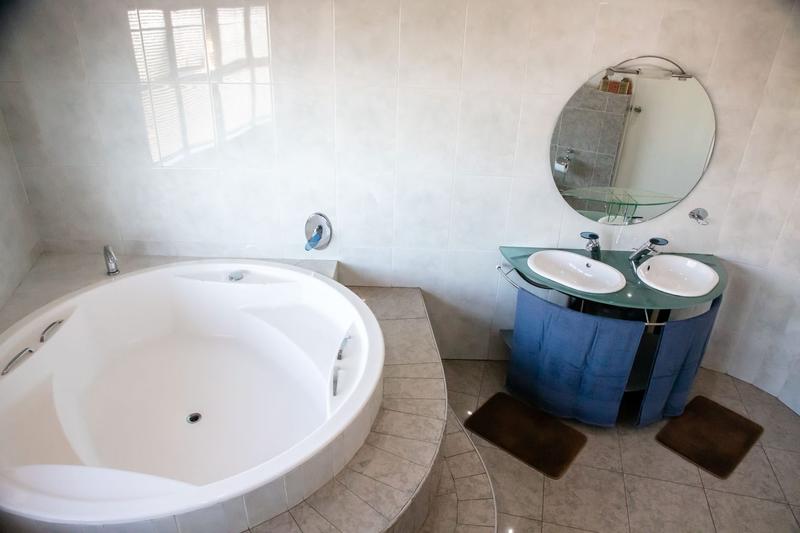 5 Bedroom Property for Sale in Umhlanga KwaZulu-Natal
