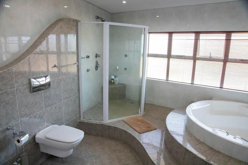 5 Bedroom Property for Sale in Umhlanga KwaZulu-Natal