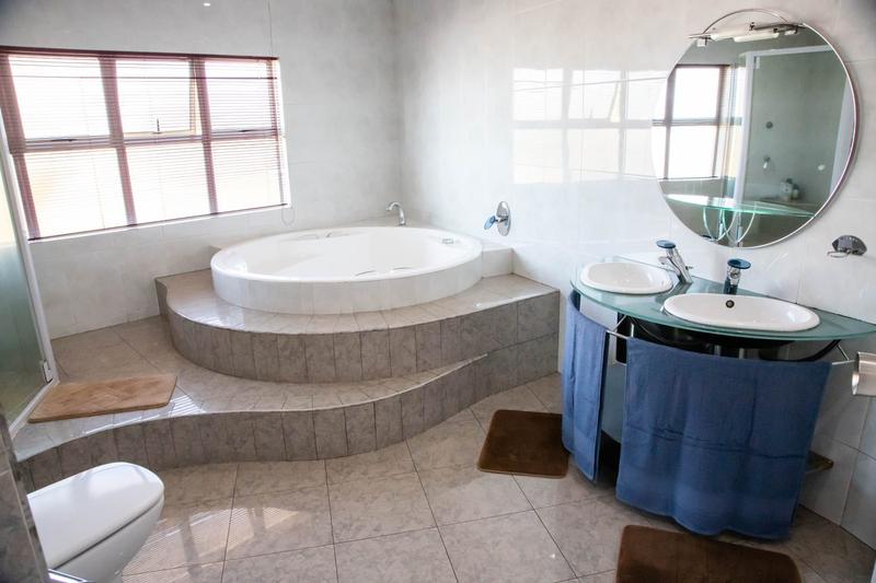5 Bedroom Property for Sale in Umhlanga KwaZulu-Natal