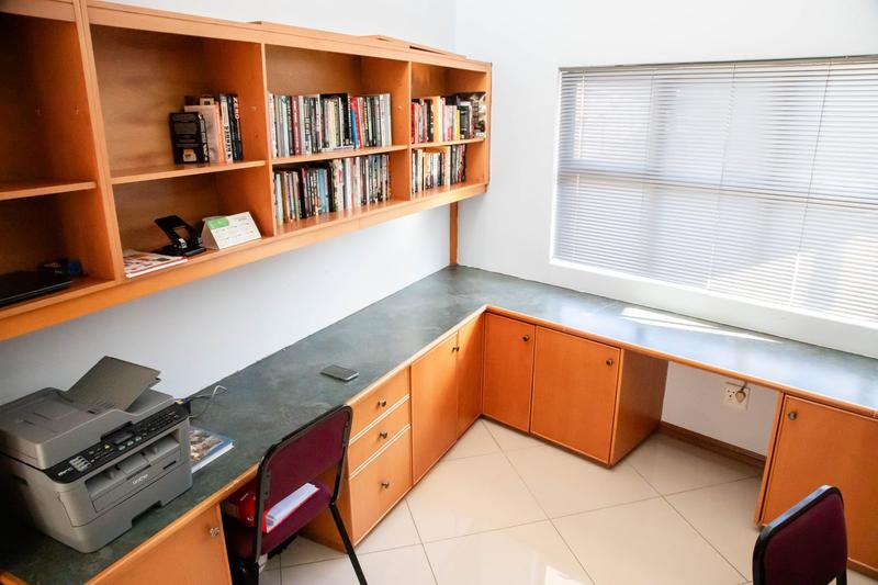 5 Bedroom Property for Sale in Umhlanga KwaZulu-Natal