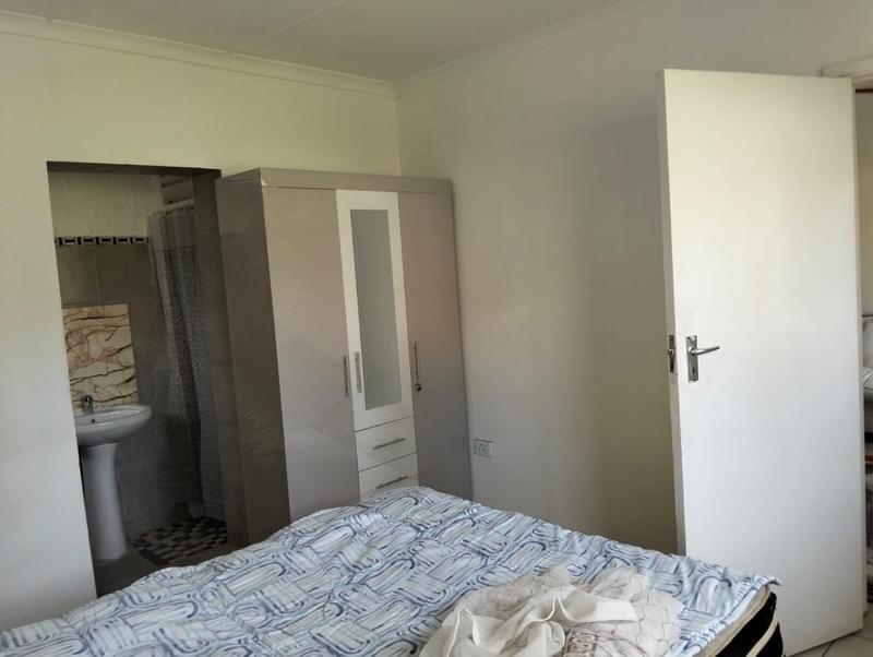 To Let 2 Bedroom Property for Rent in Glen Park KwaZulu-Natal