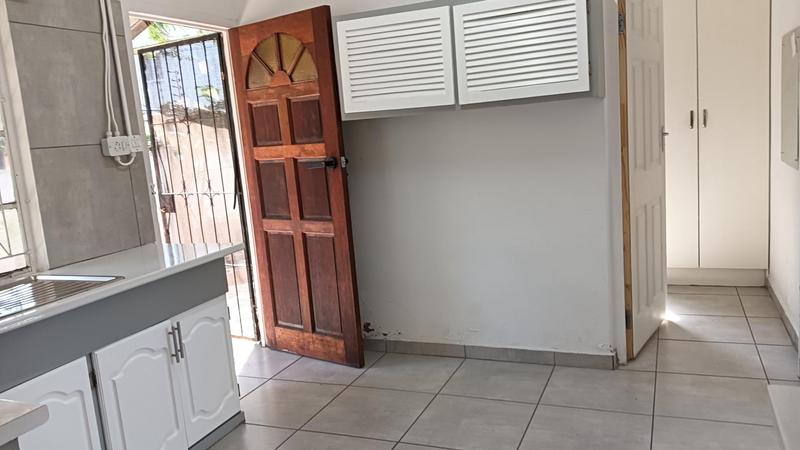 To Let 1 Bedroom Property for Rent in Pinetown KwaZulu-Natal