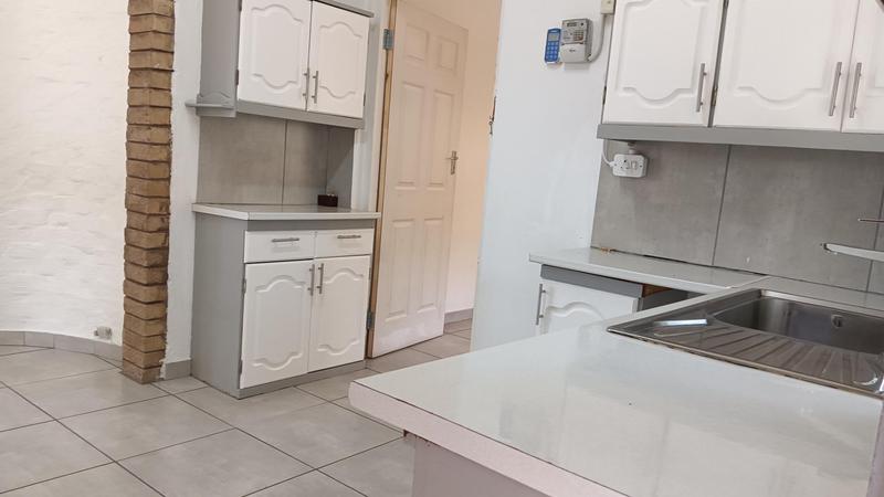 To Let 1 Bedroom Property for Rent in Pinetown KwaZulu-Natal