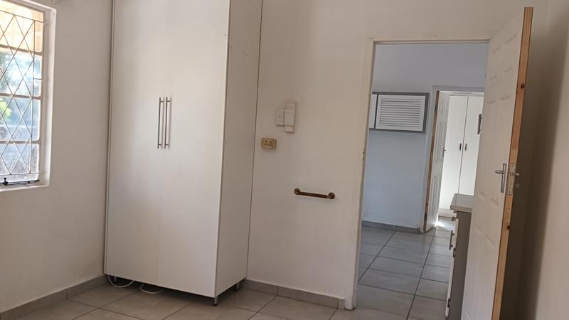 To Let 1 Bedroom Property for Rent in Pinetown KwaZulu-Natal