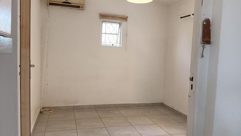 To Let 1 Bedroom Property for Rent in Pinetown KwaZulu-Natal