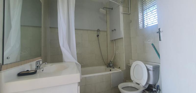 To Let 1 Bedroom Property for Rent in Essenwood KwaZulu-Natal