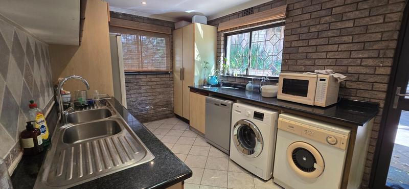 To Let 3 Bedroom Property for Rent in La Lucia KwaZulu-Natal