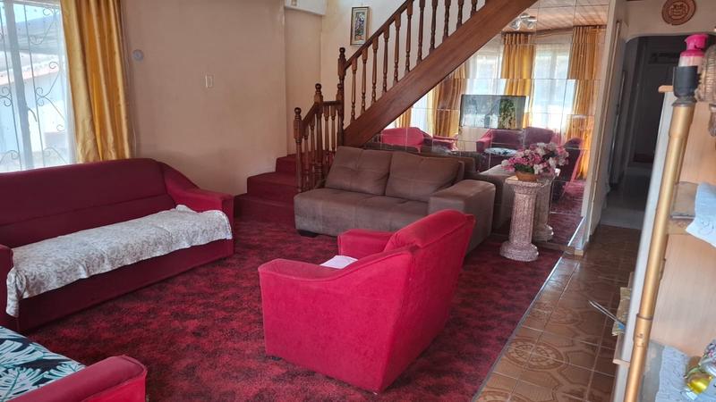 5 Bedroom Property for Sale in Crossmoor KwaZulu-Natal