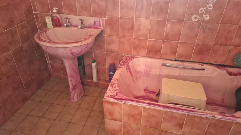 5 Bedroom Property for Sale in Crossmoor KwaZulu-Natal