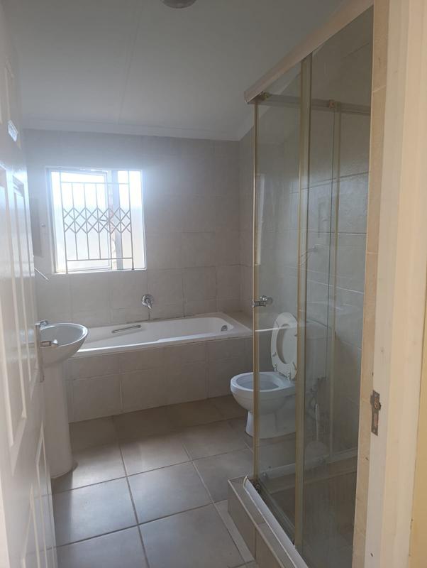 To Let 1 Bedroom Property for Rent in Bluff KwaZulu-Natal