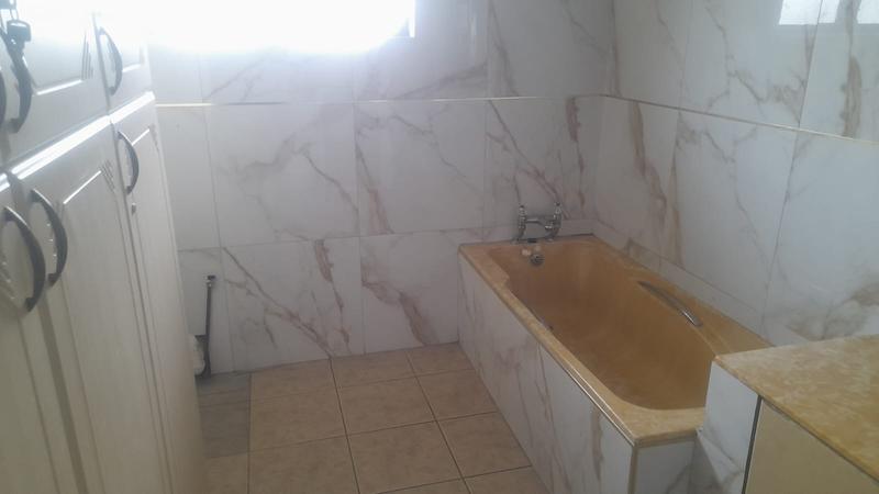 To Let 2 Bedroom Property for Rent in Avoca KwaZulu-Natal