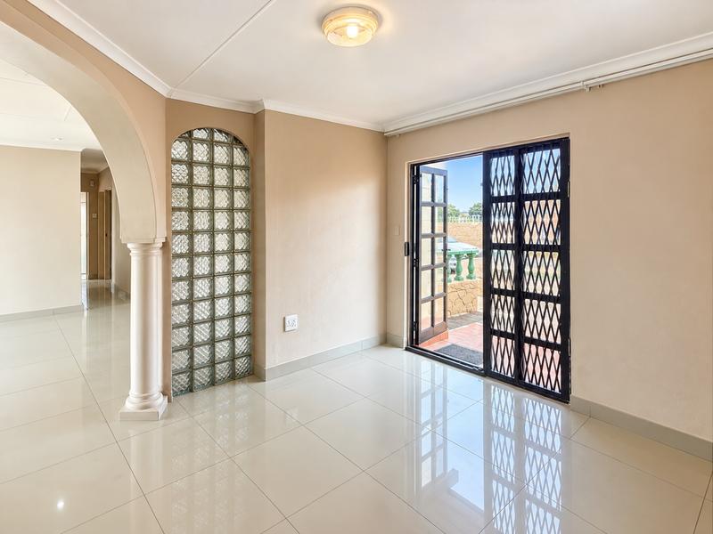 3 Bedroom Property for Sale in Broadlands KwaZulu-Natal