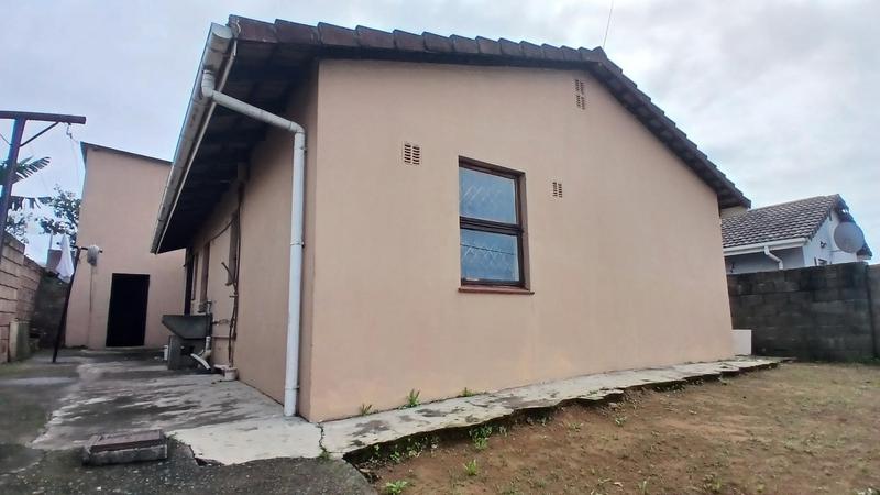 3 Bedroom Property for Sale in Umlazi KwaZulu-Natal