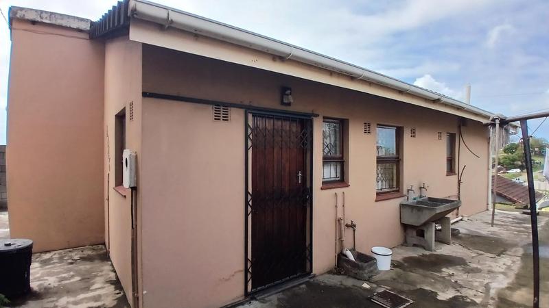 3 Bedroom Property for Sale in Umlazi KwaZulu-Natal