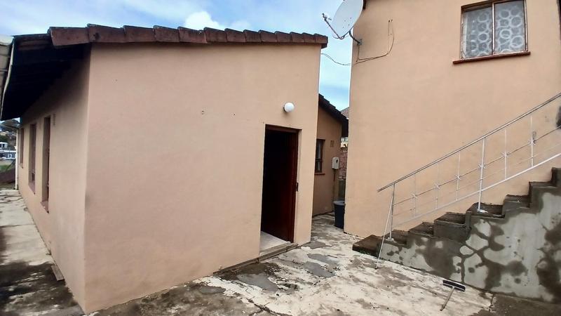 3 Bedroom Property for Sale in Umlazi KwaZulu-Natal