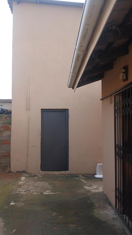 3 Bedroom Property for Sale in Umlazi KwaZulu-Natal