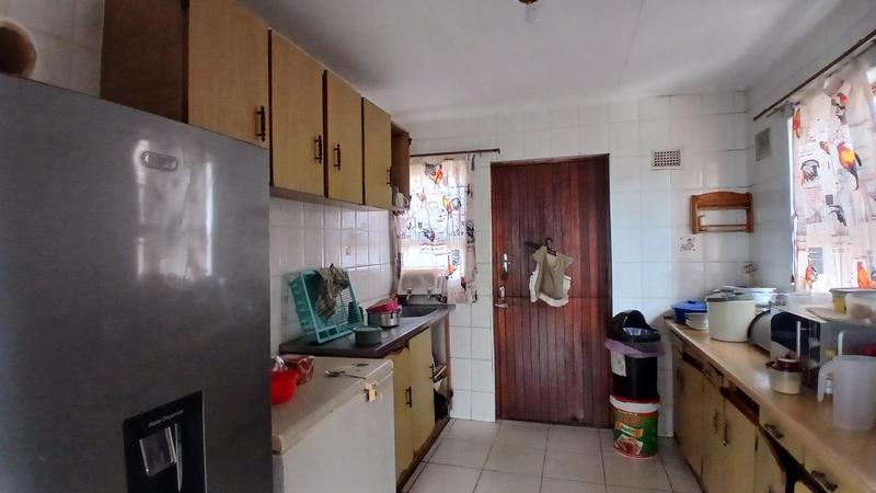 3 Bedroom Property for Sale in Umlazi KwaZulu-Natal