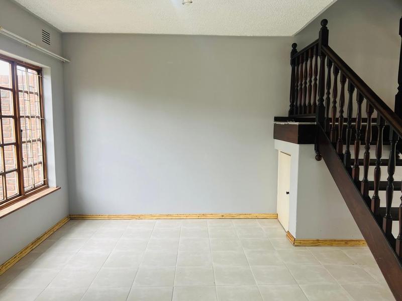 To Let 3 Bedroom Property for Rent in Manors KwaZulu-Natal