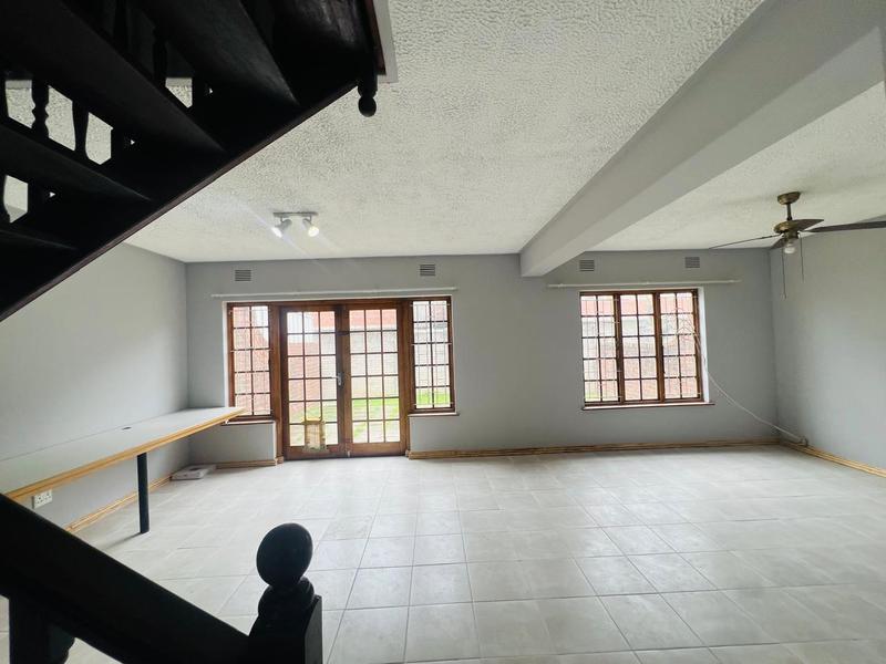 To Let 3 Bedroom Property for Rent in Manors KwaZulu-Natal