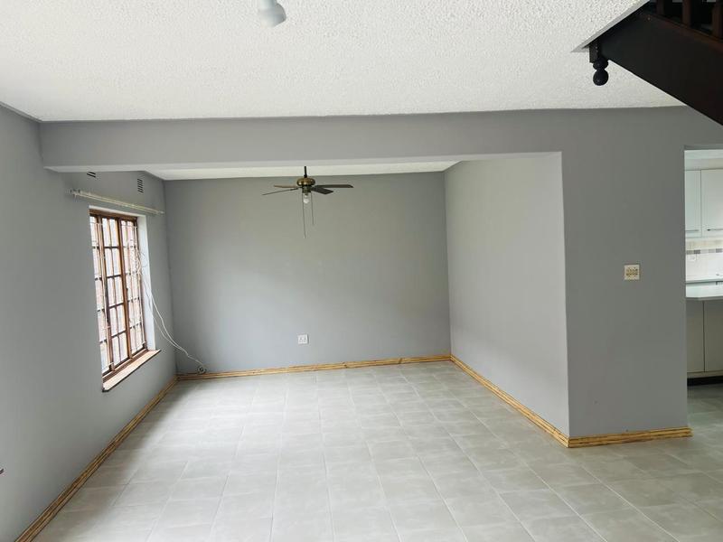 To Let 3 Bedroom Property for Rent in Manors KwaZulu-Natal