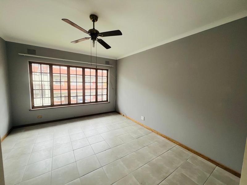 To Let 3 Bedroom Property for Rent in Manors KwaZulu-Natal