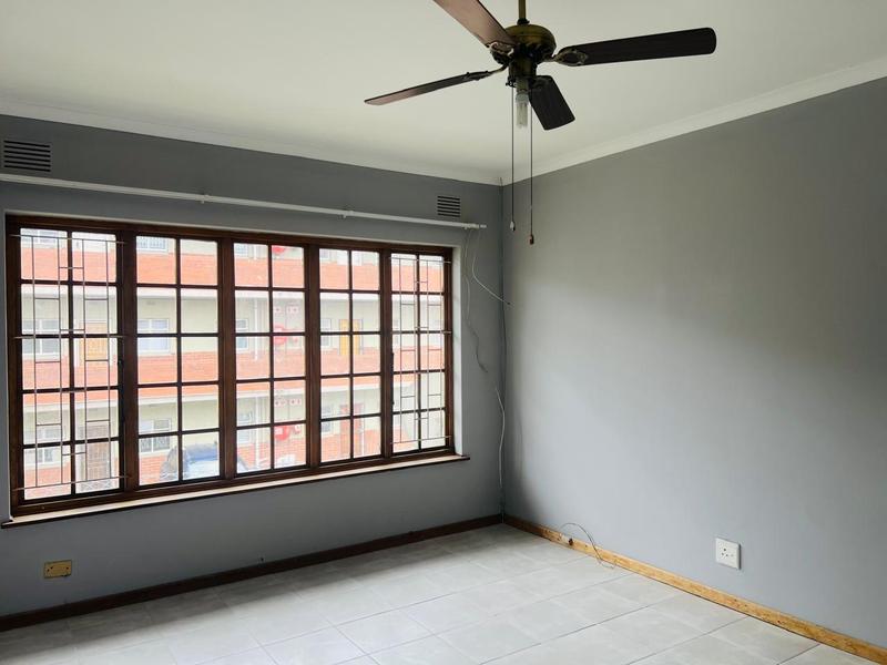 To Let 3 Bedroom Property for Rent in Manors KwaZulu-Natal